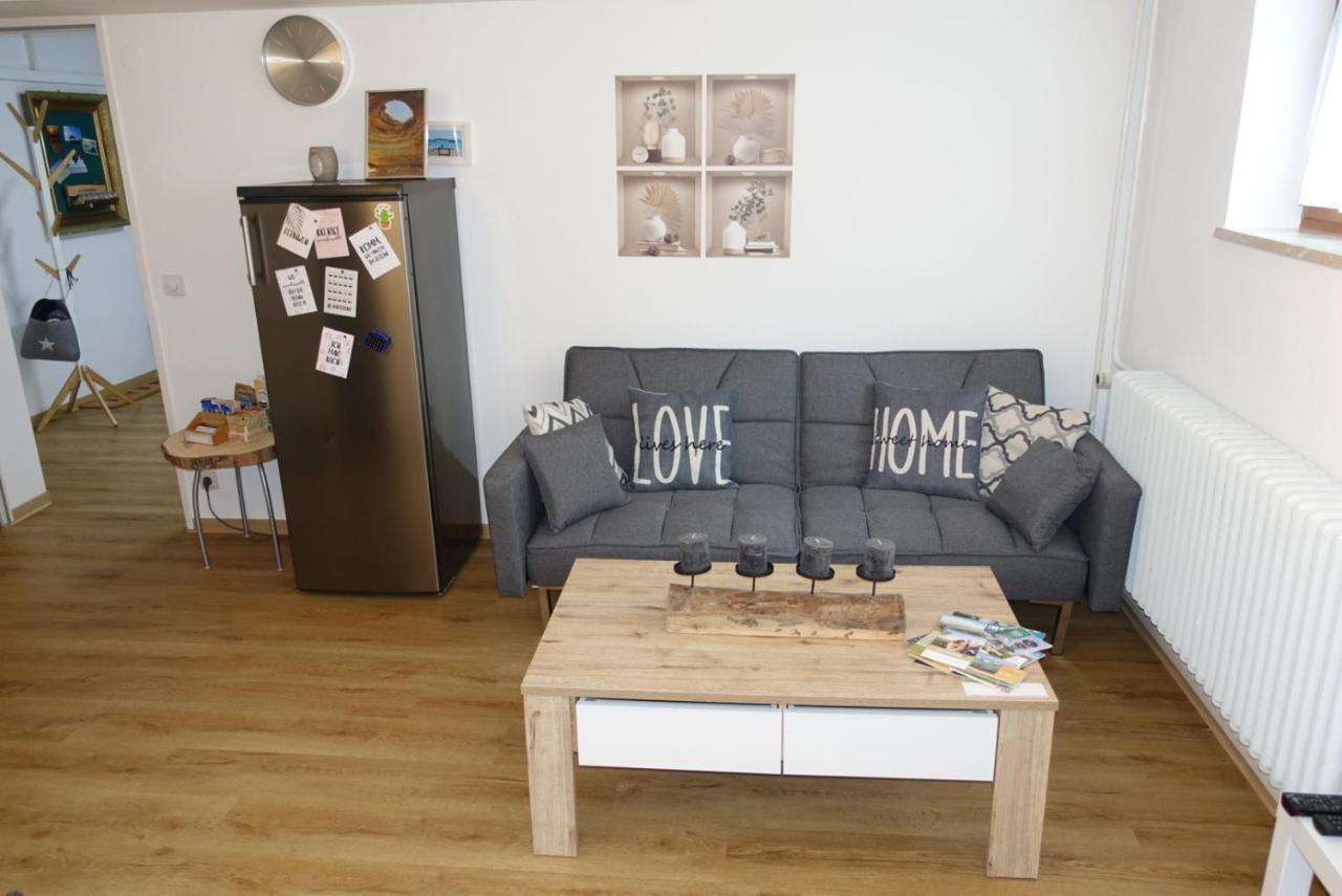 Ruhige, Modern Eingerichtete 2 Zimmer Wohnung Im Untergeschoss Eines Zweifamilienhauses Hildrizhausen Dış mekan fotoğraf
