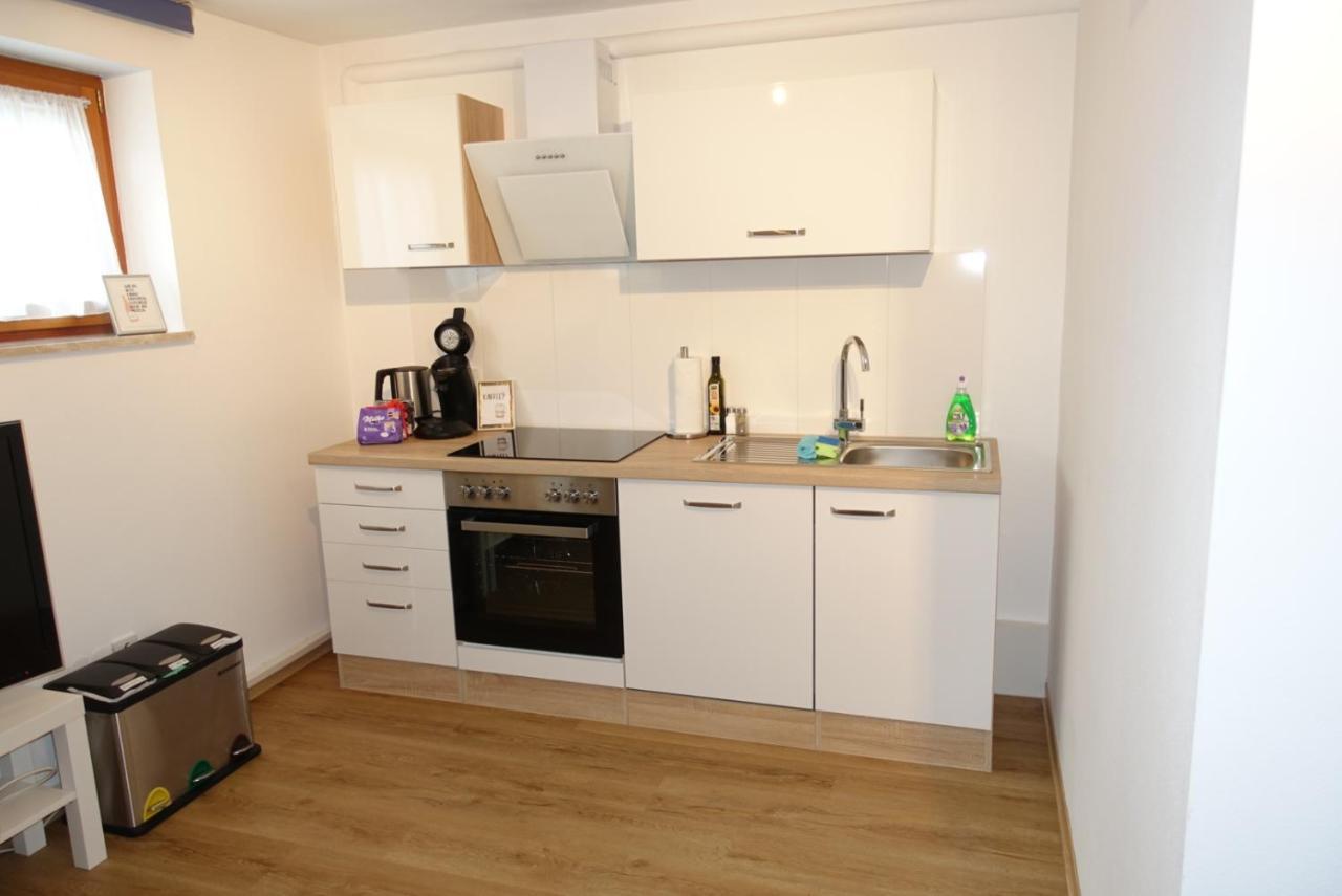 Ruhige, Modern Eingerichtete 2 Zimmer Wohnung Im Untergeschoss Eines Zweifamilienhauses Hildrizhausen Dış mekan fotoğraf