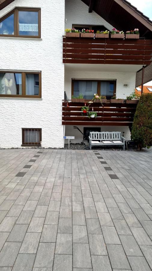 Ruhige, Modern Eingerichtete 2 Zimmer Wohnung Im Untergeschoss Eines Zweifamilienhauses Hildrizhausen Dış mekan fotoğraf